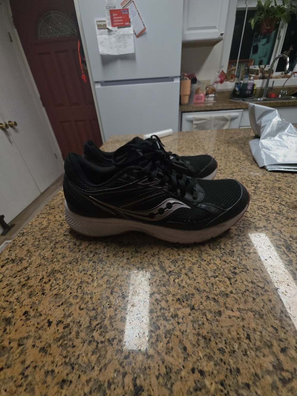 Saucony Cohesion 14 Running Shoes Women's Size 10 Black Pink S10628-1